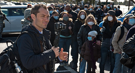 Jude Law in Contagion
